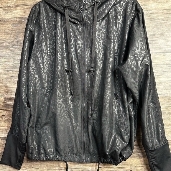 Zyia Active Stylish Black Patterned Bomber Jacket - Picture 1 of 7